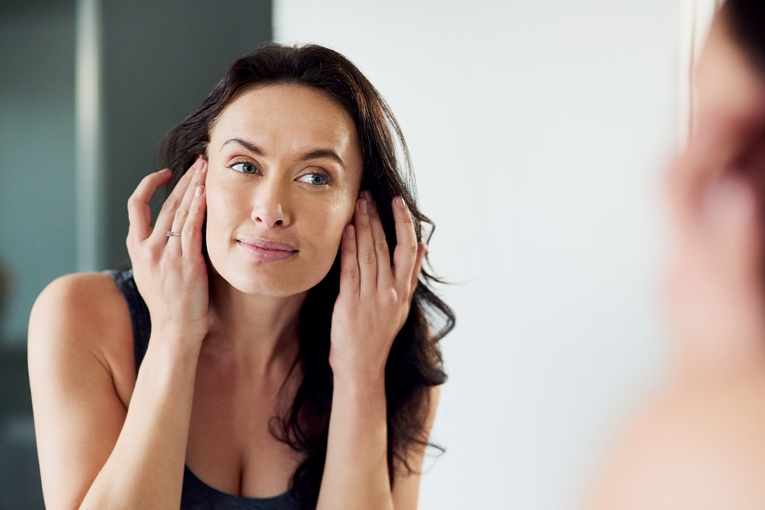 Facelift vs. Neck Lift: Which One Is Right for You?