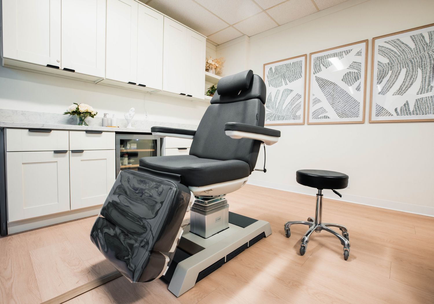 Newport Beach facial plastic surgery medical chair in a treatment room.